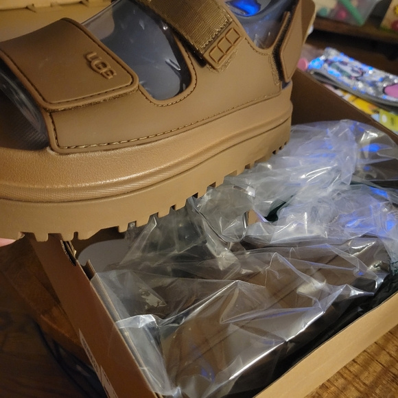 Brand NEW Ugg "Goldenglow" sandals - size 10 - Picture 2 of 7
